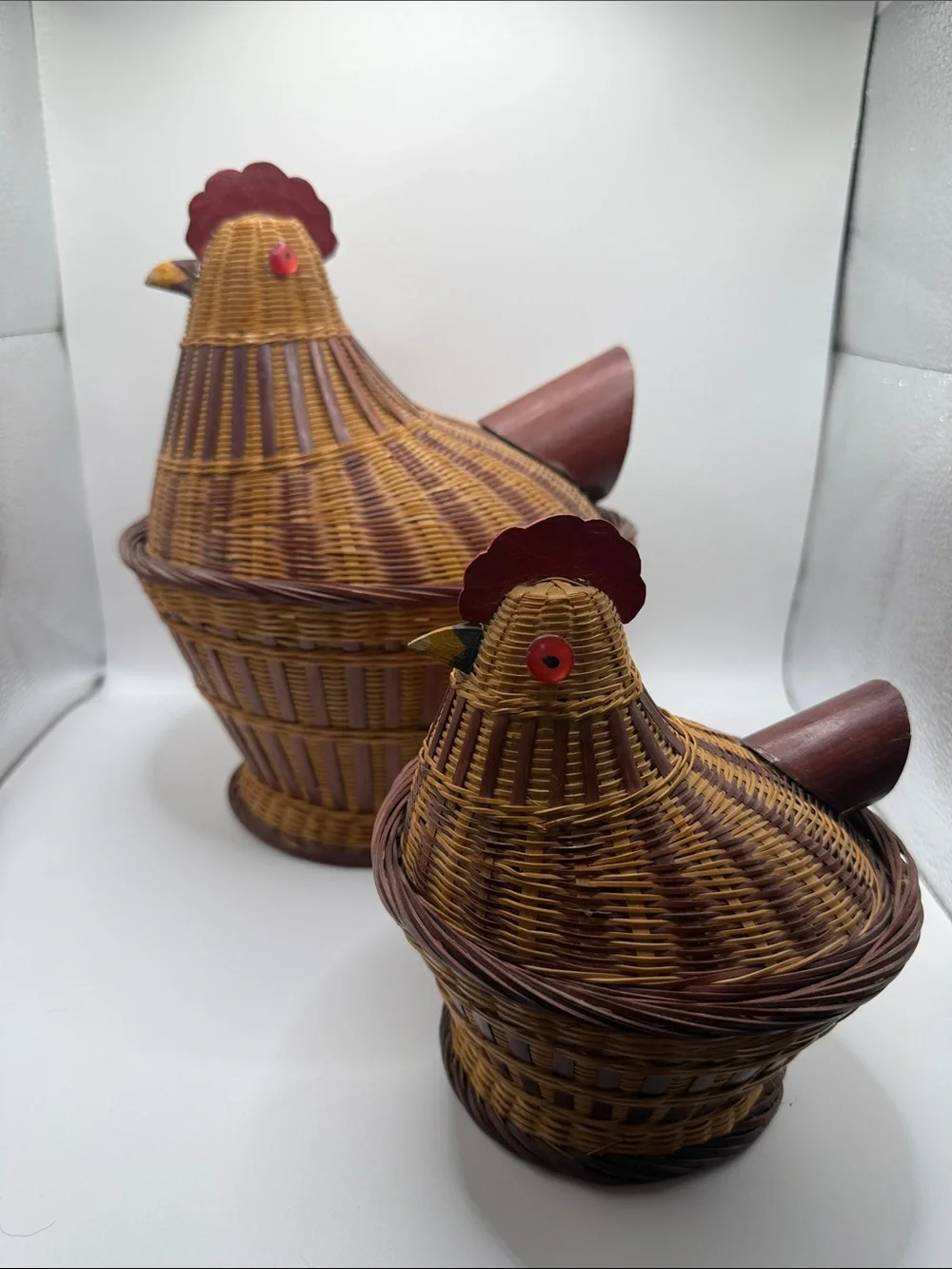 Vintage Wicker Chicken Hen Basket Set of 2 Farmhouse Country Cottage Storage Dec
